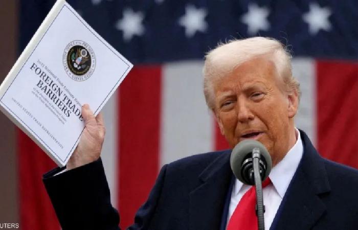 ترامب: أفضّل حلّ القضية النووية مع إيران عبر الدبلوماسية