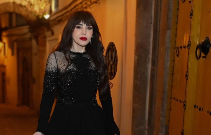 عبير نعمة تشارك أجواء تونس ليلاً بإطلالة سوداء راقية