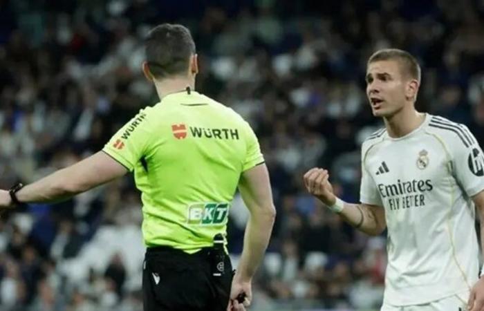 ماستانتونو يُوقّف لمباراتين بسبب إساءته للحكم