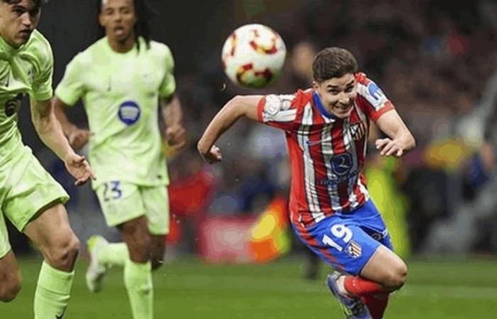 ألفاريز يثير الجدل حول مستقبله مع أتلتيكو مدريد