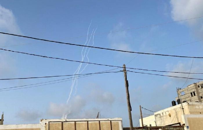 حرب “الصواريخ المتوازية”: تكتيك للإرباك أم جبهة استنزاف؟