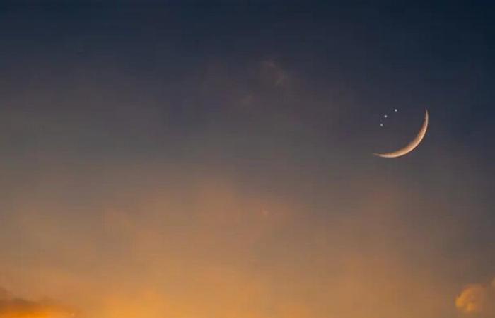هل يُمكن تحري هلال عيد الفطر مساء اليوم؟