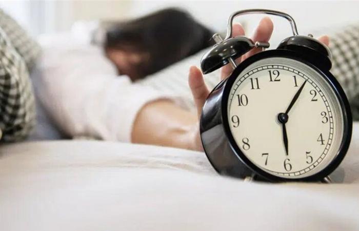 ليست 8… ما هو عدد ساعات النوم الذي يحتاجه الإنسان فعلاً؟