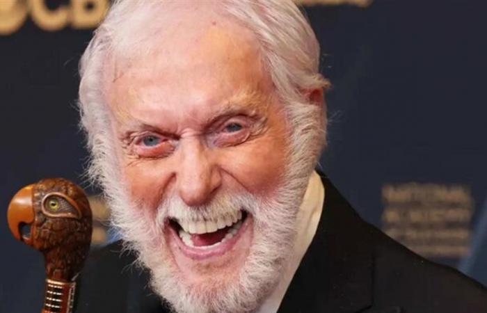 سرّ "الـ 100 عام".. عادة واحدة هي وراء طول عمر النجم ديك فان دايك