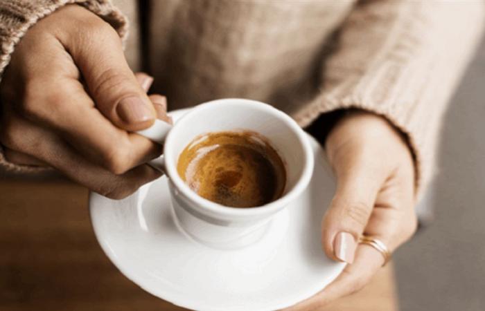 تحذير صحي هام لكل من يشرب القهوة فور الاستيقاظ