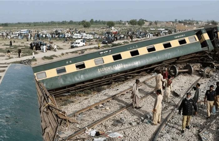 حادث قطار مروّع في باكستان
