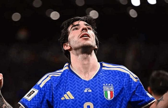 إيطاليا تتجاوز عقدة الملحق