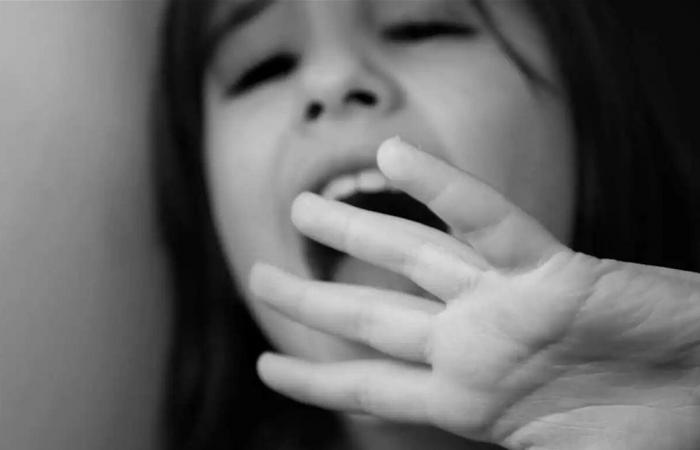 غضب واسع في الهند بعد العثور على جثة فتاة مراهقة وقتلها على يد معلم