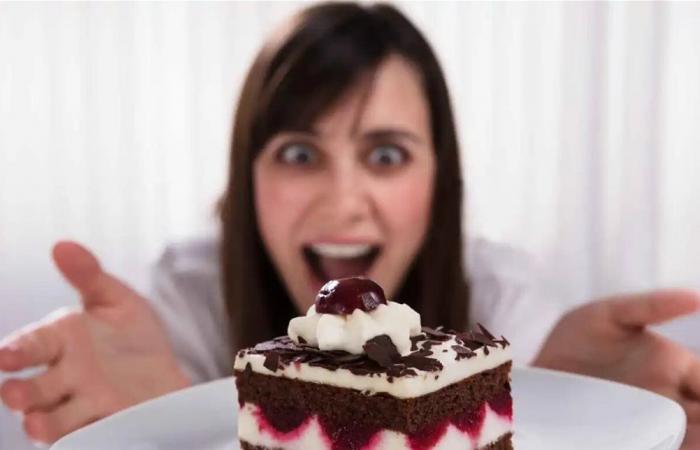 لتجنب ارتفاع سكر الدم.. إليكم أفضل وقت لتناول الحلويات