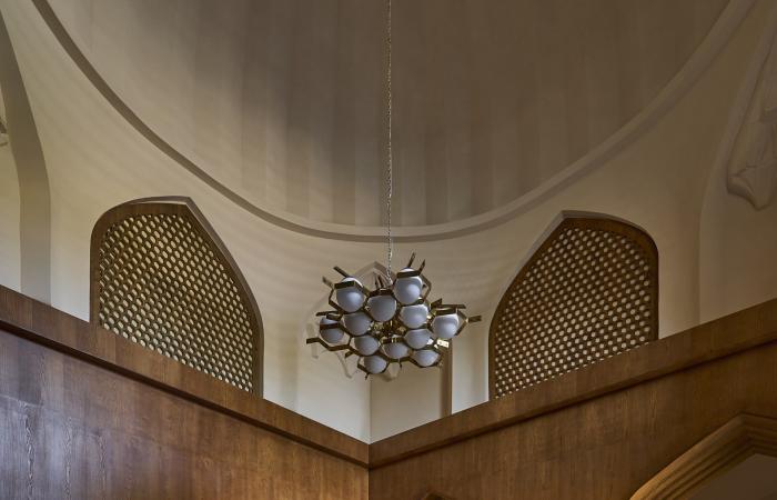 بالصور.. لبنانية تعيد إحياء مسجد تاريخي عمره 251 عامًا