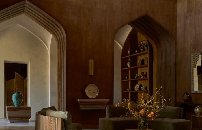 بالصور.. لبنانية تعيد إحياء مسجد تاريخي عمره 251 عامًا