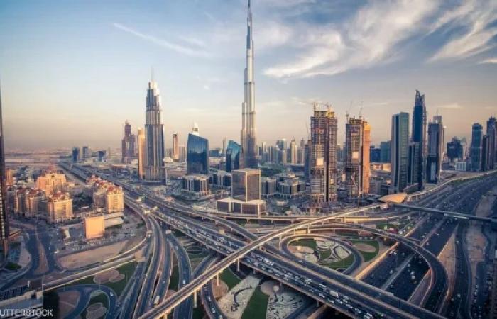 سقوط شظايا في المارينا في دبي