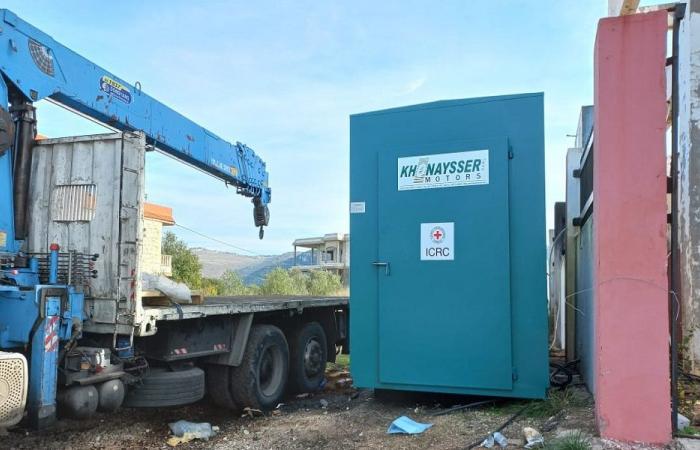 مياه لبنان الجنوبي تتسلم خزانات مياه من الصليب الأحمر