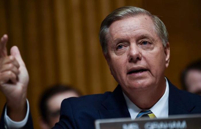 غراهام: إيران تحاول استبدال البترودولار باليوان