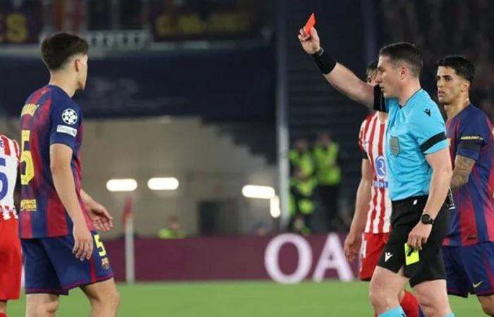 الاتحاد الأوروبي يوقف حكم مباراة برشلونة وأتلتيكو مدريد حتى نهاية الموسم