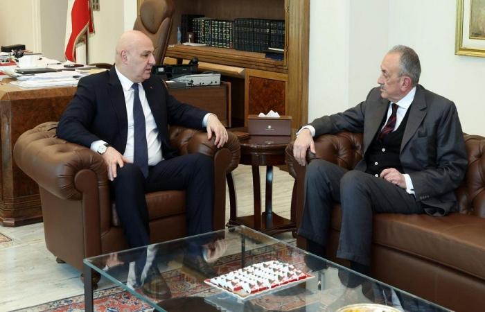 عون بحث والسفير كرم نتائج الإتّصالات لوقف النار