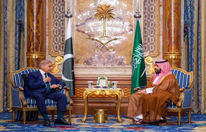 رئيس وزراء باكستان في السعودية… ولقاء مع بن سلمان