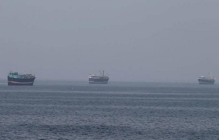 البحرية الأميركية تحذر من خطر الألغام في هرمز