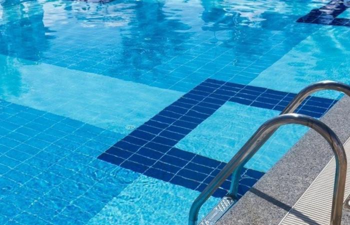 عُثر عليها فاقدة الوعي داخل مسبح.. وفاة ممثلة شهيرة عن 57 عاماً (صورة)