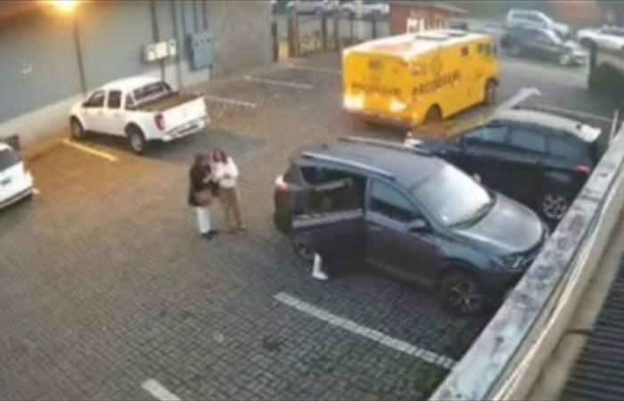 لحظات مُرعبة في تشيلي.. شاحنة دهست إمرأتين!