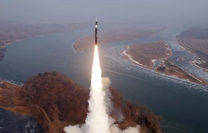 كوريا الشمالية تختبر صواريخ باليستية