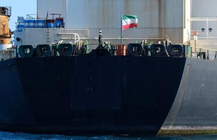 بالفيديو: إنزال أميركي على سفينة إيرانية