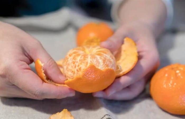 أقوى من الثمرة نفسها.. كيف تحولون قشر البرتقال إلى "درع" يحمي شرايينكم؟