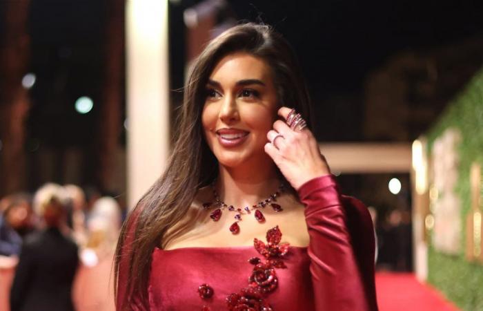 ياسمين صبري بإطلالة ناعمة تثير تفاعل الجمهور على السوشيال ميديا