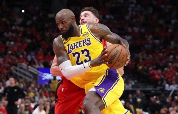 ليكرز يقترب من إقصاء روكتس