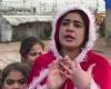 “ماما نويل” عراقيه تنشر الفرحة في مخيمات اللاجئين(فيديو)