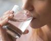 شرب 8 أكواب من الماء يومياً.. هل هو صحي؟ خبراء يكشفون