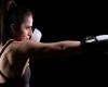 بطلة الـ”MMA” اللبنانية ساندرا سكّر تكشف عن تكتيكها القتالي