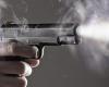 شخص يطلق النار على شاب بسبب معاكسة خطيبته